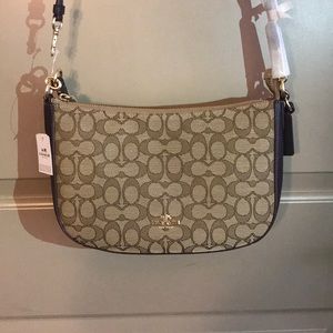 NWT Signature Chelsea Coach Crossbody